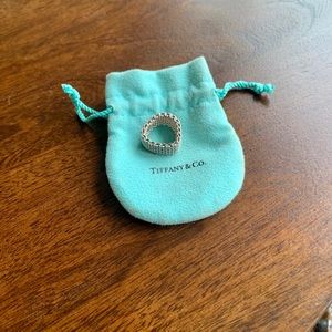 Tiffany’s mesh ring!